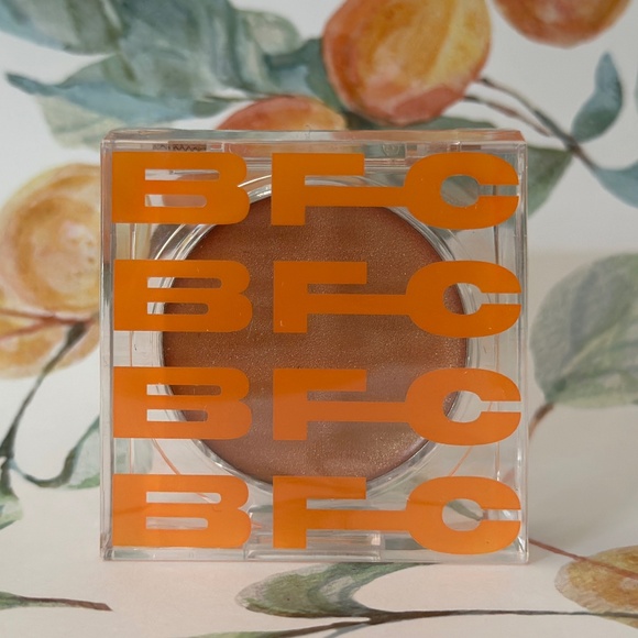 5 for $15 🦋 BEAUTY. FOR. CERTAIN. | Cream highlighter: #08 (Pearlescent Taupe) - Picture 3 of 4